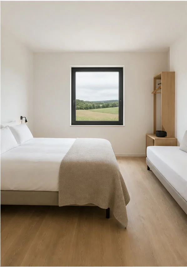 Camera Campo, letto matrimoniale e letto singolo con vista sui campi