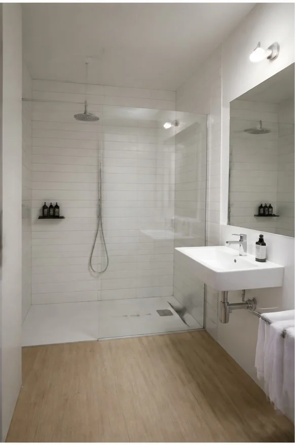 Bagno privato della Camera Corte con ampia doccia