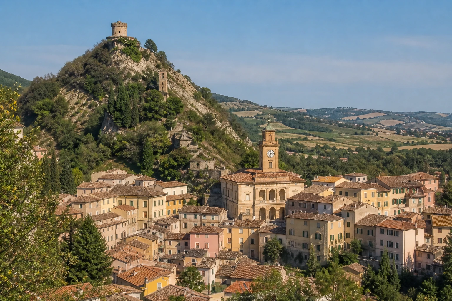 Brisighella con il borgo e le colline