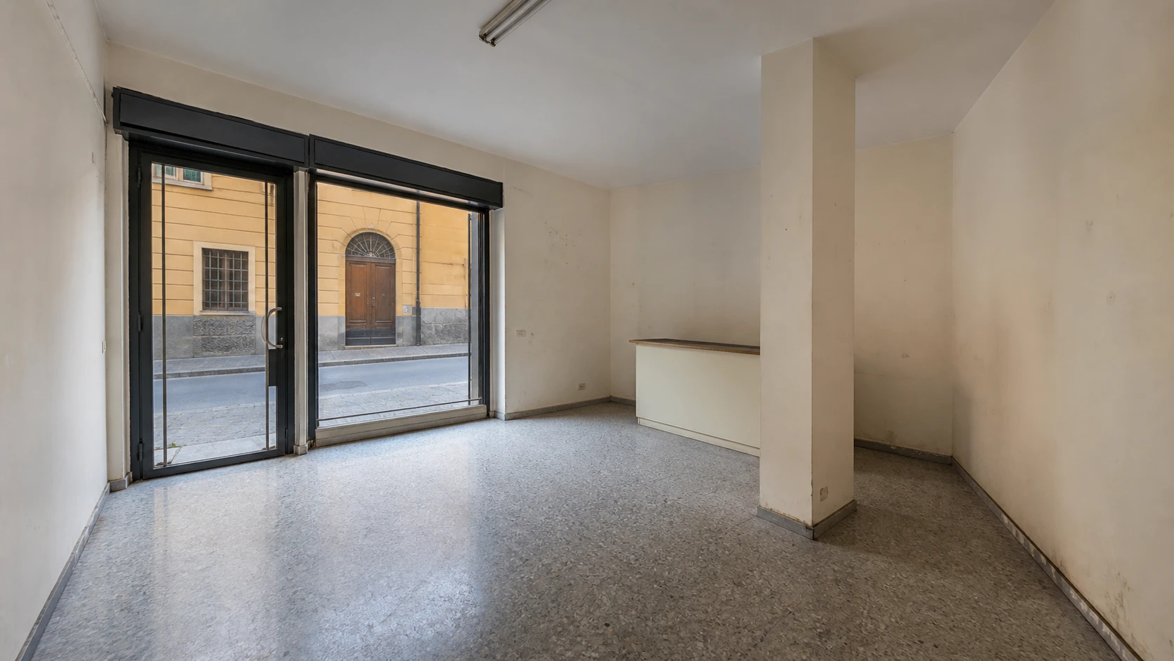 Locale prima