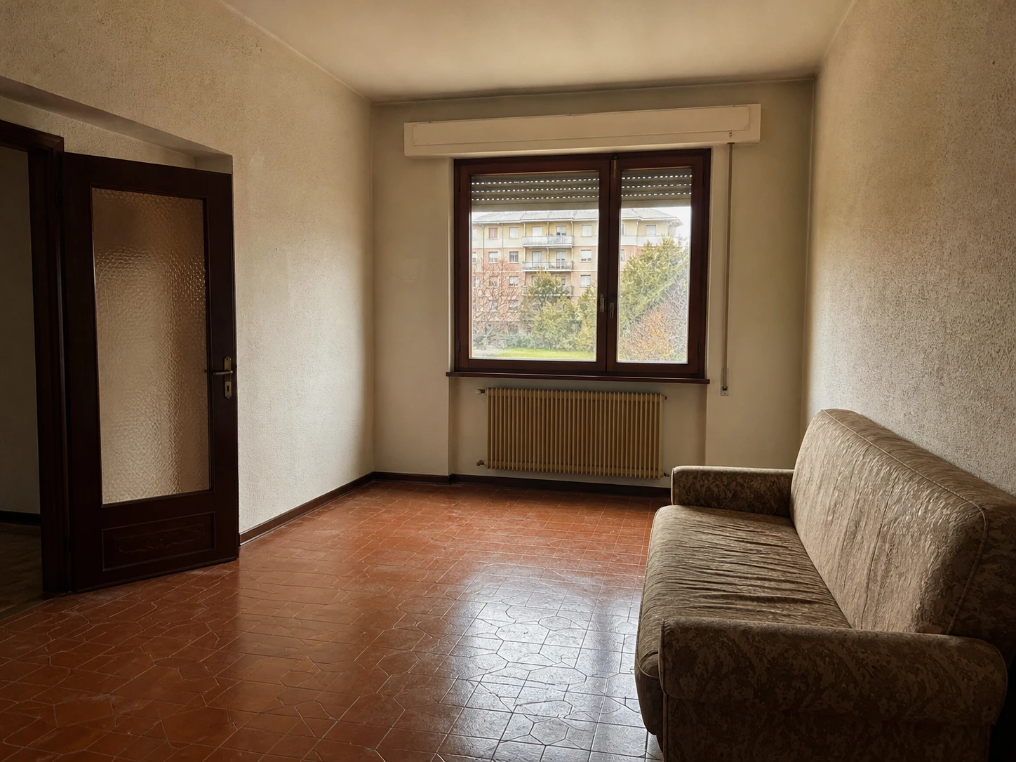 Soggiorno prima della ristrutturazione
