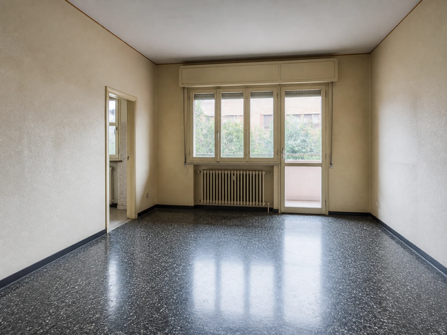 Soggiorno a Parma prima della ristrutturazione
