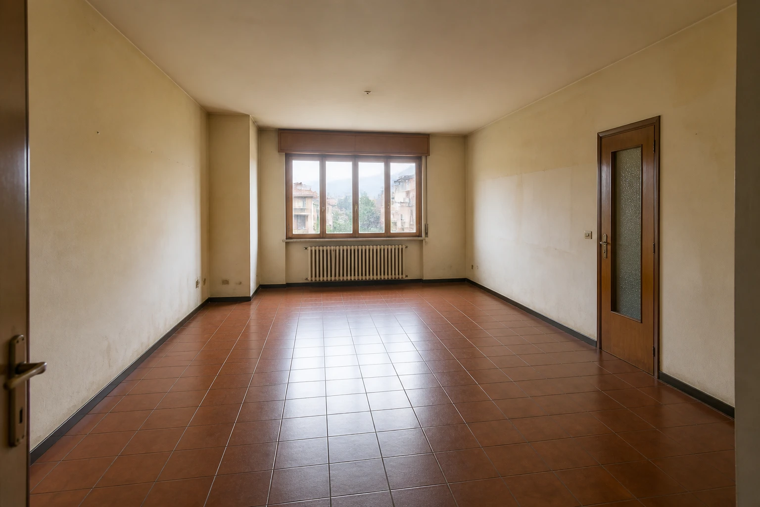 Soggiorno prima della ristrutturazione
