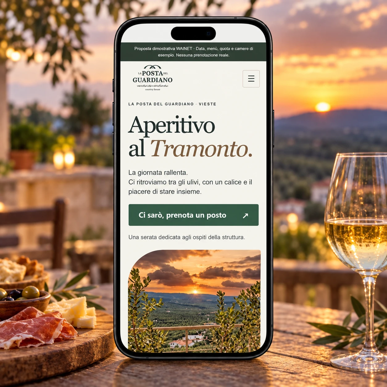 Smartphone con la pagina di un evento aperitivo