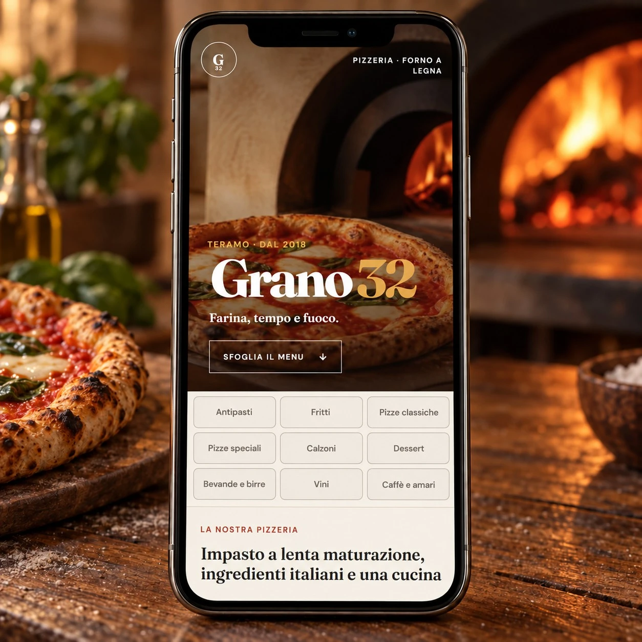 Smartphone con il Menu QR di una pizzeria